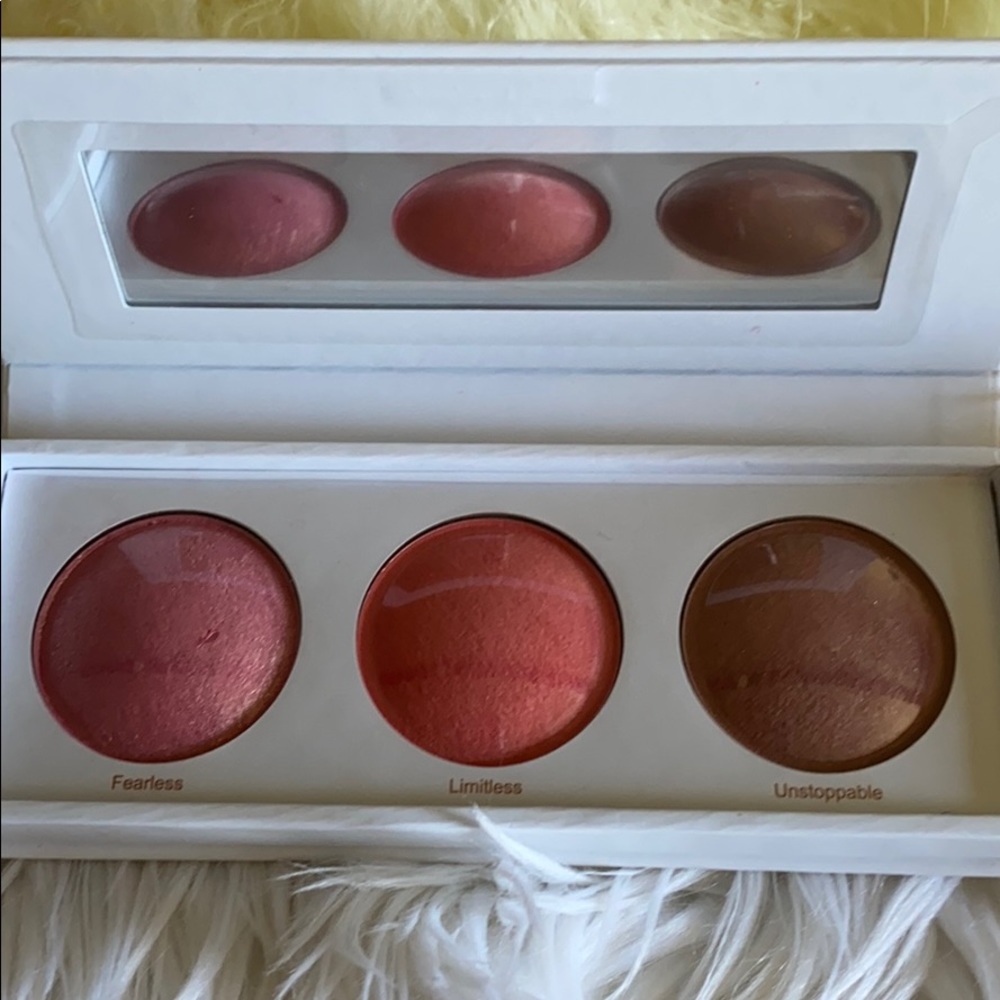 REALHER  Blush Kit